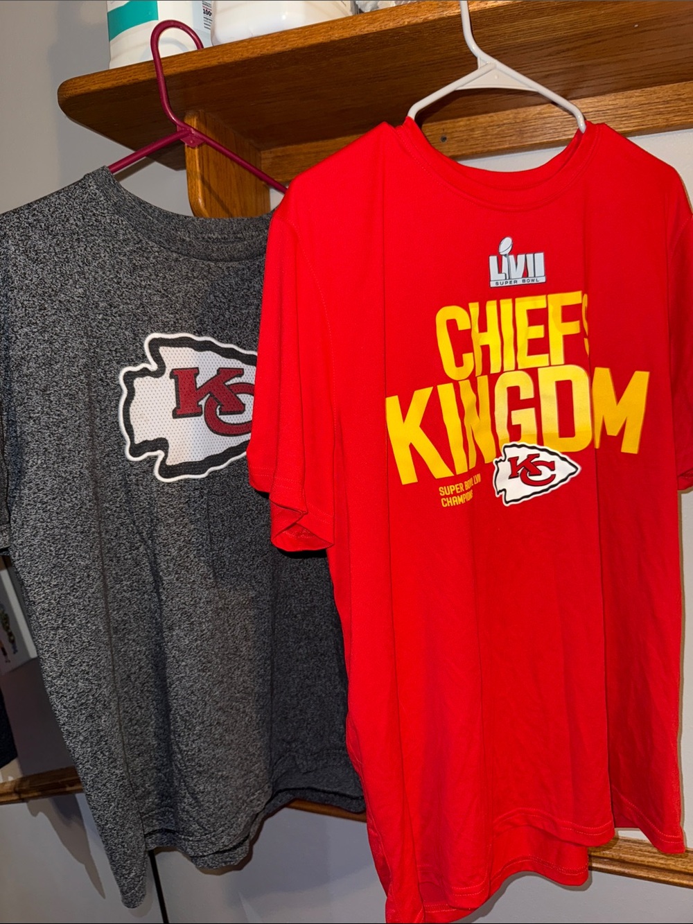 ✨Bundle✨Nike Red 'Chiefs Kingdom' Short-Sleeve Tee and Gray Chiefs Tee